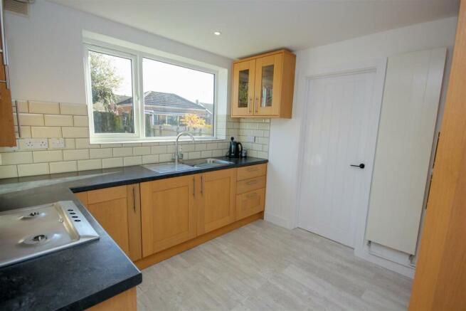 Kitchen 1.jpg