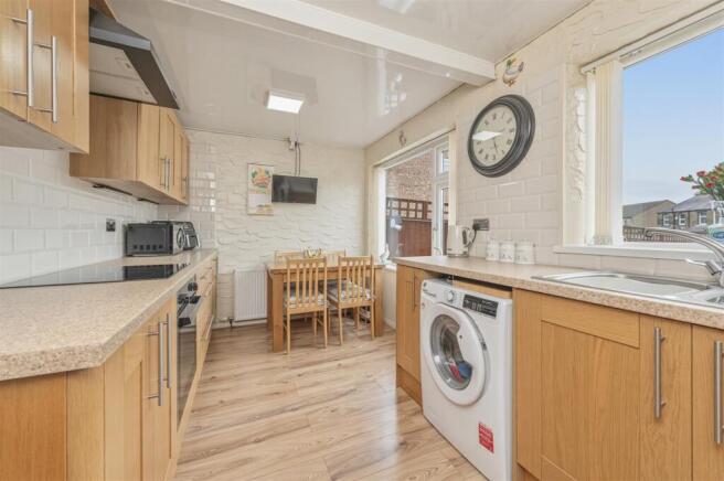 3 bed Terraced for sale Image 11