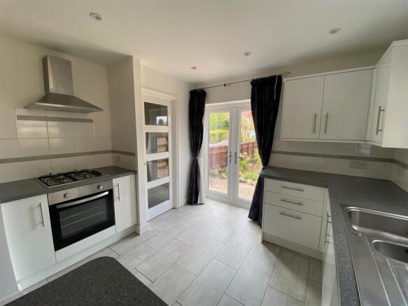 Kitchen rm.jpg