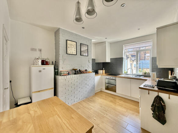 3 bed Terraced for sale Image 5