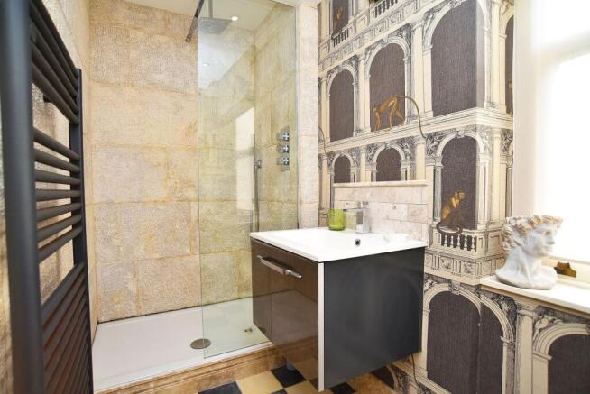 3 bed Terraced for sale Image 12