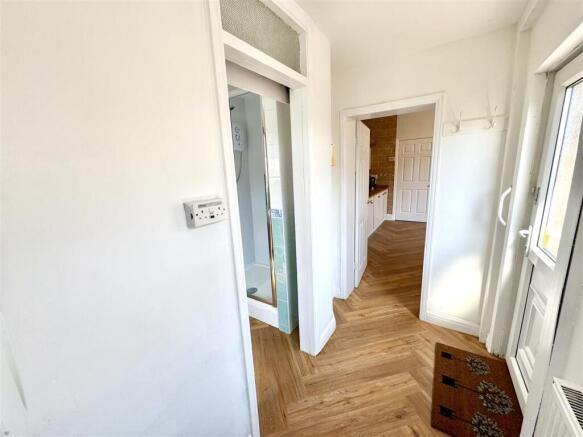 2 bed End of Terrace to rent Image 8
