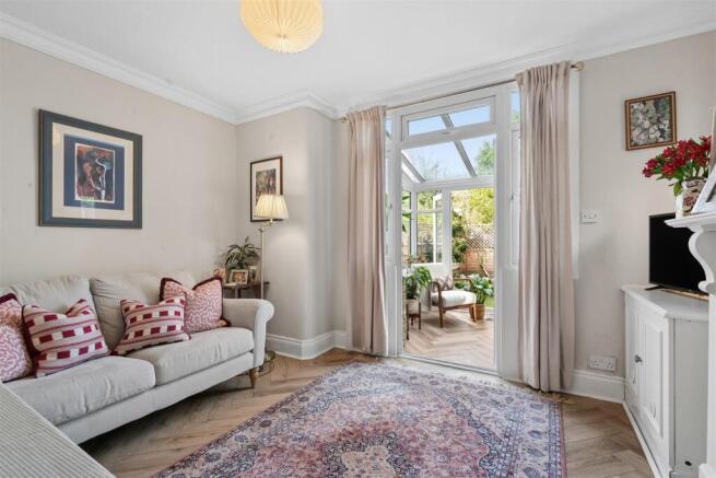 34 Clarendon Road, London reception 1b.jpg