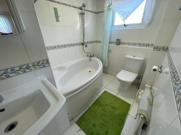 En-Suite Bathroom