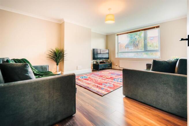 Davidson Frost-Wellings, DFW, Binyon Crescent, Sta