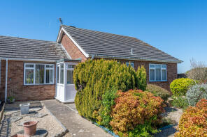 46, Upperfield Drive, Felixstowe IP11 9LS