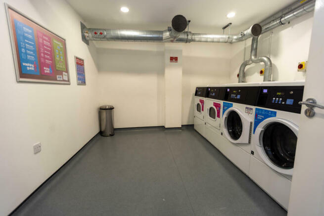 3 bed Apartment to rent Image 11