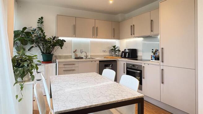 1 Bedroom, New Building, E6 For Sale by Barrain Lo