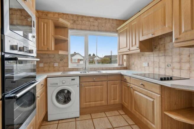 4 bed Semi-Detached for sale Image 5