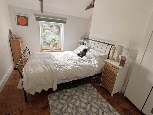 Bedroom 1 (2).jpeg