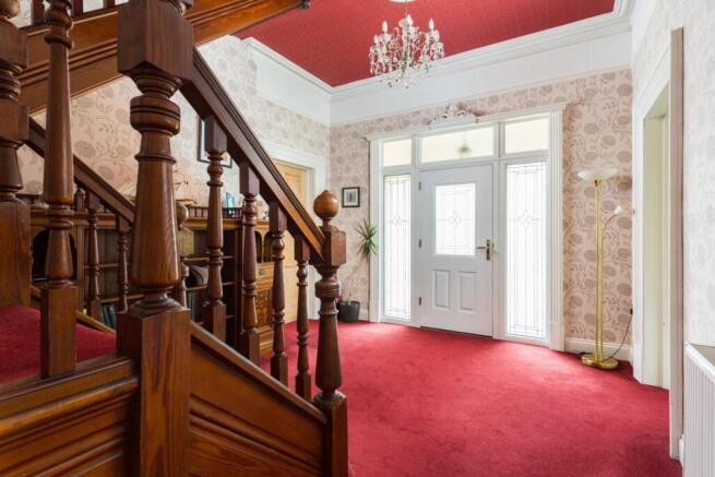 6 bed Detached for sale Image 5