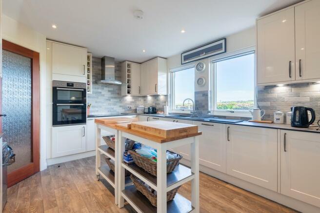 KITCHEN RIGHT
