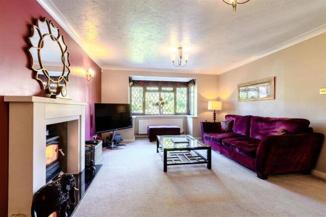 8434024-interior22.jpg