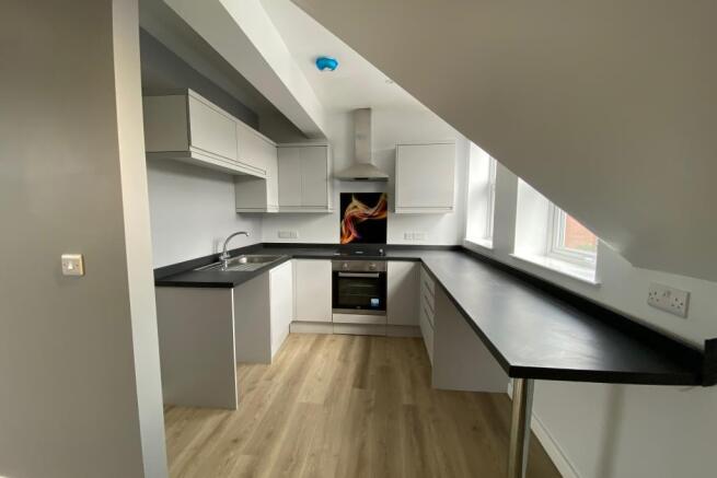 2 bed Flat to rent Image 6