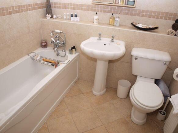 Family Bathroo...