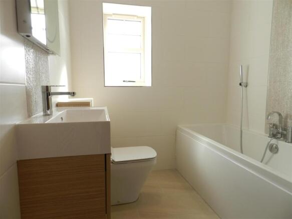 FAMILY BATHROOM
