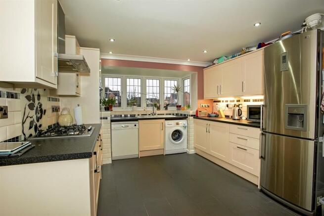 Fitted Kitchen/diner