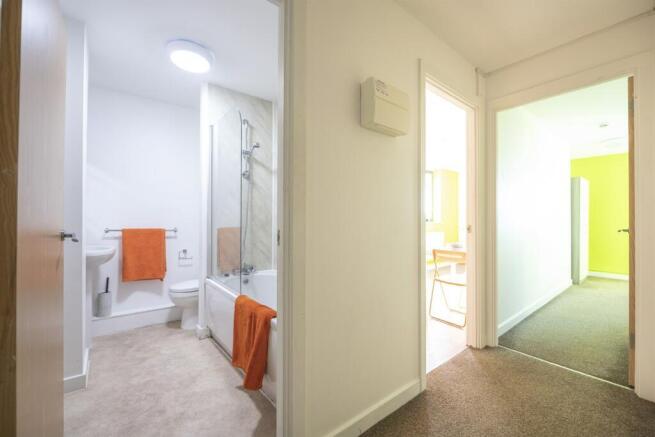 1 bed Apartment to rent Image 8