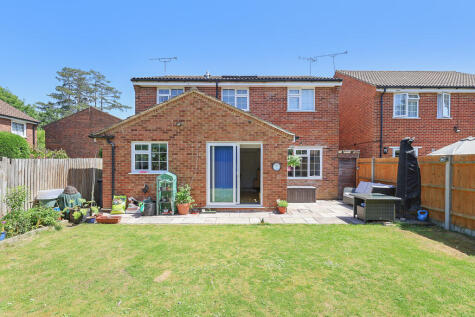 Collingwood Close, Horley, Surrey, RH6