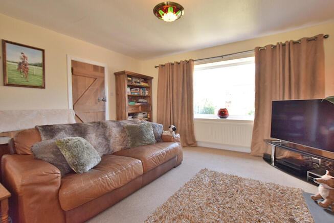 3 bed Detached Bungalow for sale Image 5