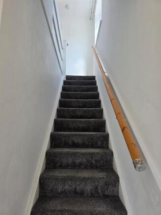 3 bed Semi-Detached to rent Image 11