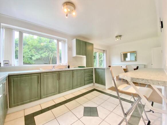 Kitchen/ Dining Area