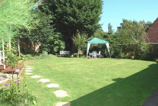 Splendid Rear Garden