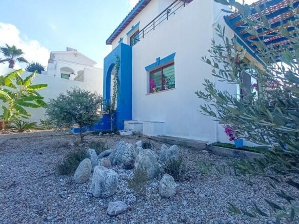 3 bedroom villa with beautiful sea views + partly furnished + 2 communal swimming pools + walking distance to the beach Image 9999 2