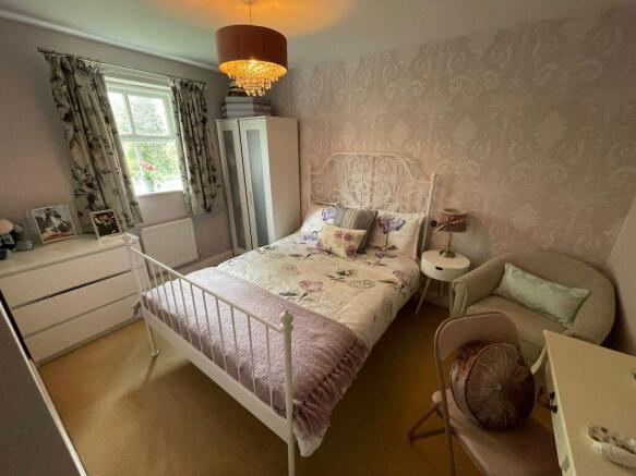 3 bed House to rent Image 9