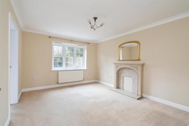 77 Appletrees Crescent, Bromsgrove, B61 0UD DML141