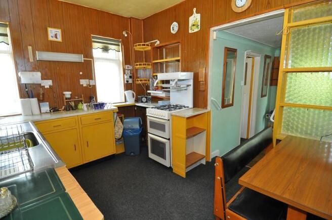 Kitchen & Breakfast Room