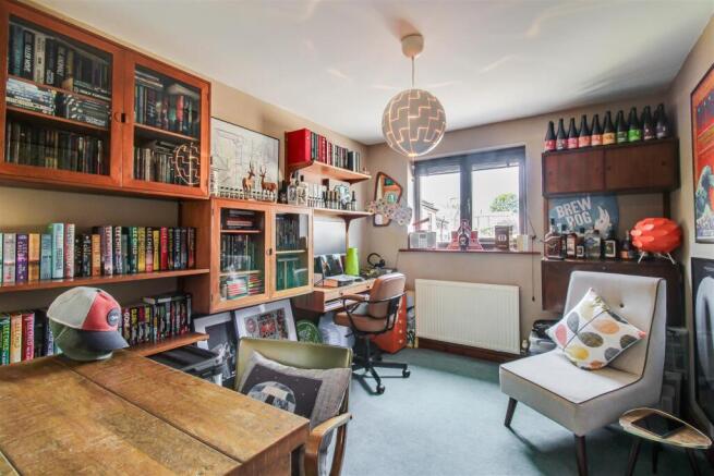 4 bed Detached for sale Image 12
