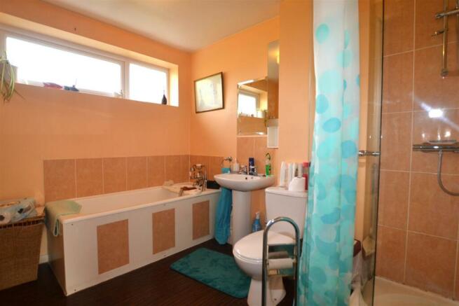 Bathroom.JPG