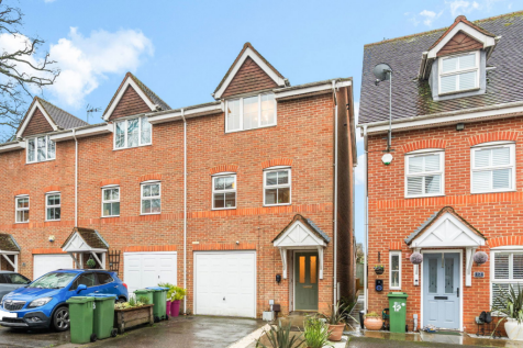 Old Guildford Road, Broadbridge Heath, RH12