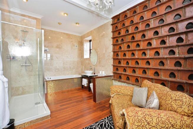 2 bed Semi-Detached for sale Image 10