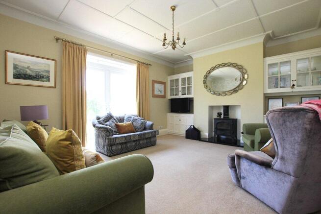 5 bed Detached for sale Image 11