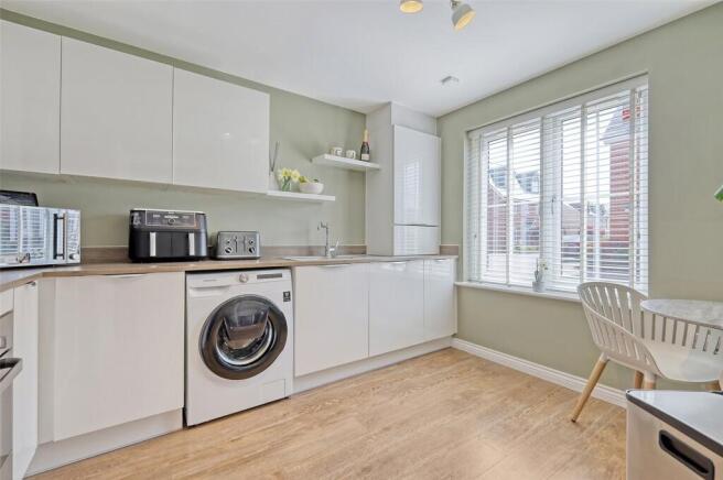 Sandy Crescent, Great Wakering, Essex, SS3 photo 4