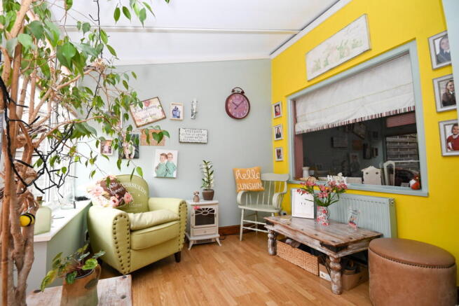 4 bed Semi-Detached for sale Image 7