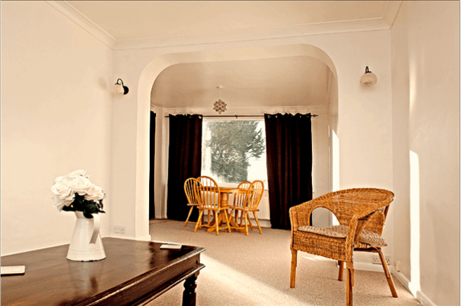 Lounge/Dining Room