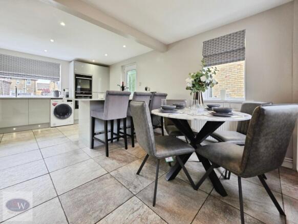 3 bed Semi-Detached for sale Image 4
