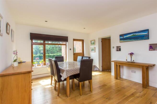 Dining Room.jpg