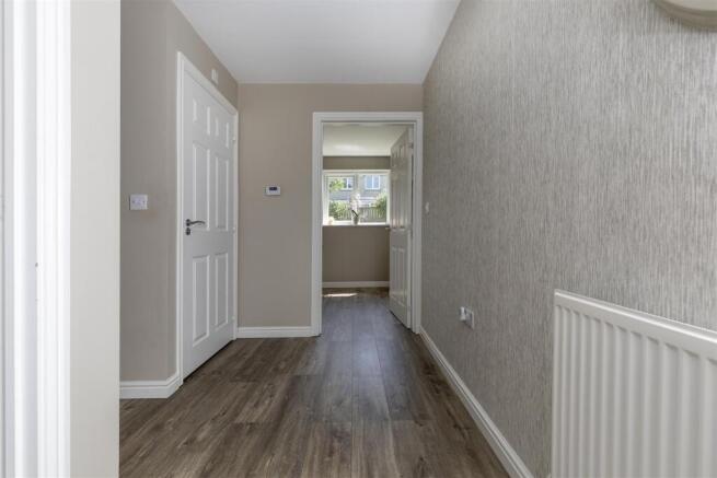 4 bed Detached for sale Image 6