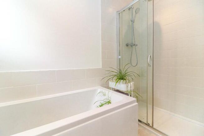 Bath/shower room