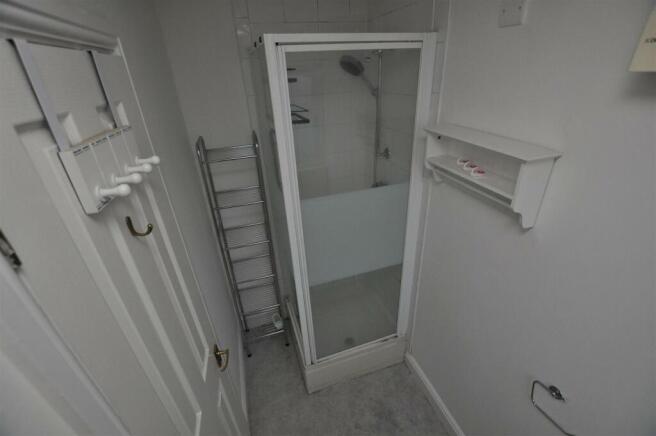 en-suite (2).JPG