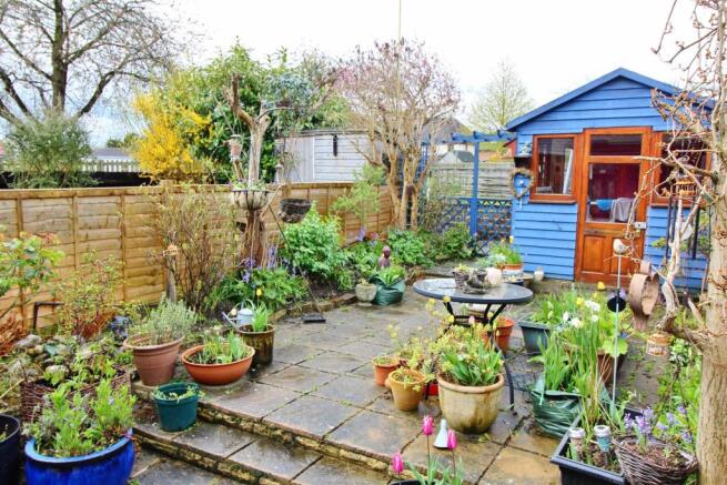 Rear garden a.jpg