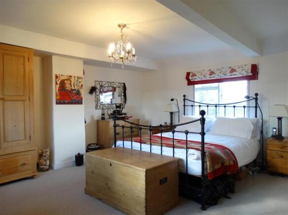 MAIN BEDROOM