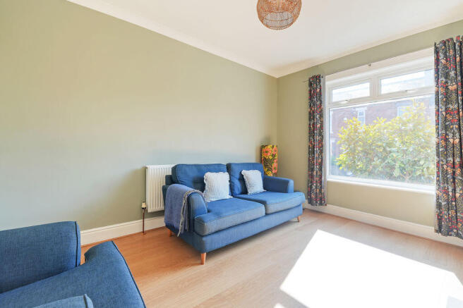 3 bed Semi-Detached for sale Image 6