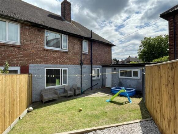 3 bed End of Terrace to rent Image 9