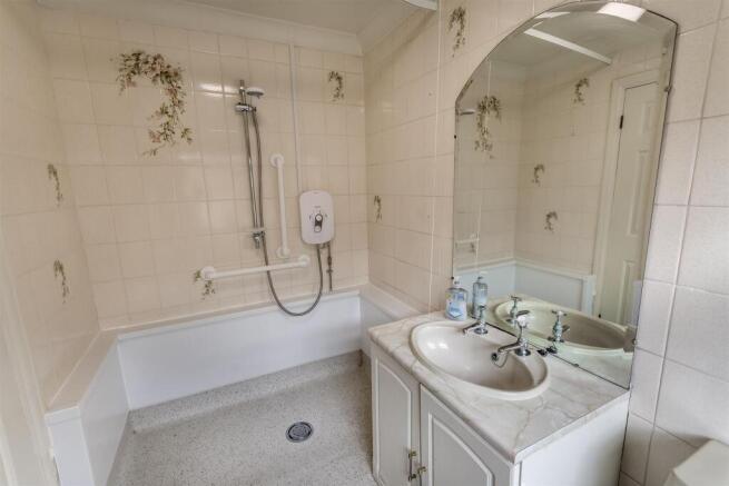 2 bed Detached Bungalow for sale Image 8