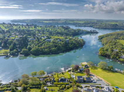 Rare waterfront home with direct water access & panoramic views, Port Navas